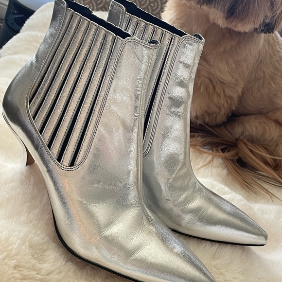 Dianve Von Furstenburg silver ankle booties SZ 6.5 CHIC GLAM - Picture 2 of 4